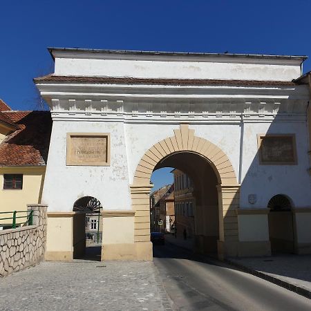 Studio Central Poarta Schei Brașov Exterior foto