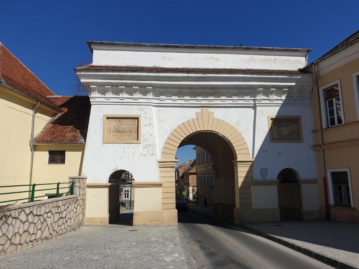 Studio Central Poarta Schei Brașov Exterior foto